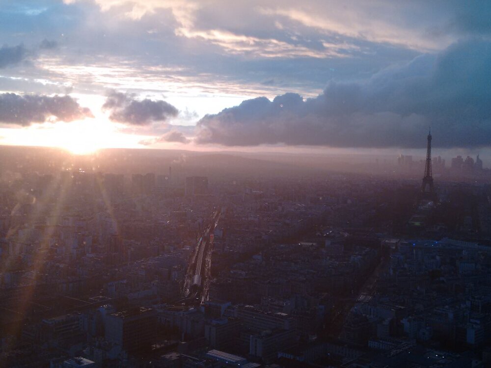 Paris_Eiffel_Sun.jpg
