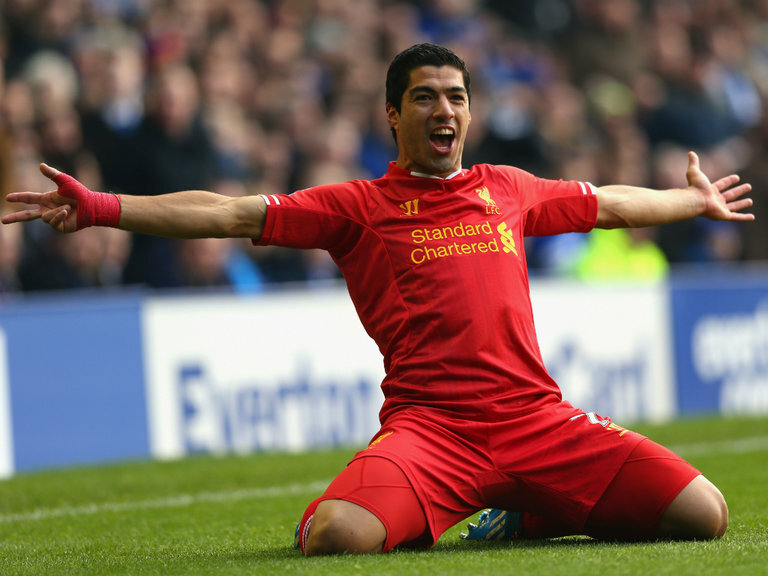 luis-suarez-celebrates-everton-liverpool_3040183.jpg