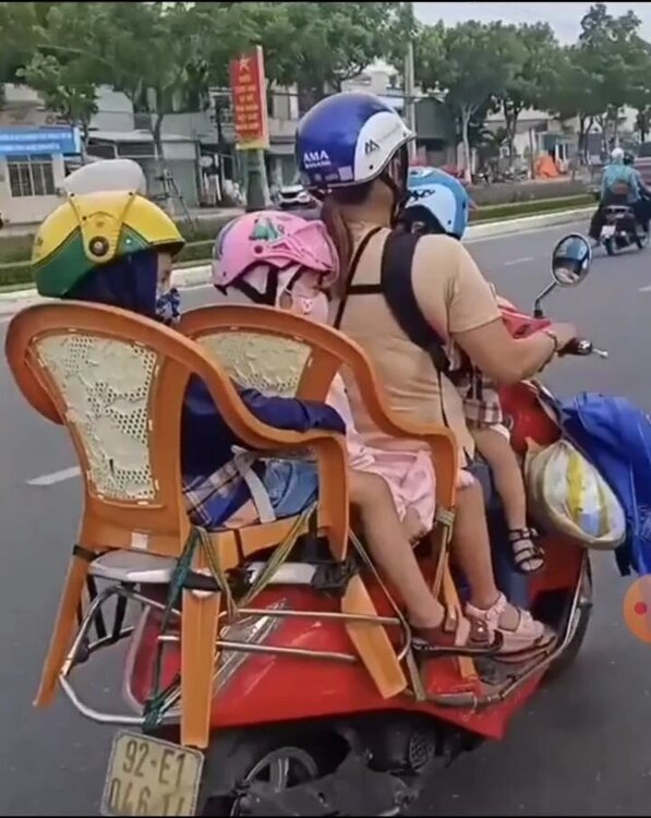 Seats on a Scooter_Moment.jpg