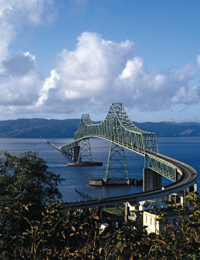 Astoria-Megler-Bridge-Megler-Columbia-River-Astoria-Oregon.jpg