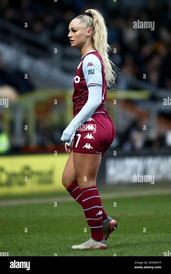 burton-on-trent-uk-jan-23rd-alisha-lehmann-of-aston-villa-pictured-during-the-barclays-fa-womens-super-league-match-between-leicester-city-and-aston-villa-at-the-pirelli-stadium-burton-upon-trent-.jpg